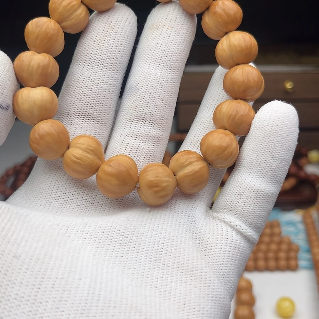 现***饿猴头核桃吊坠屁桃