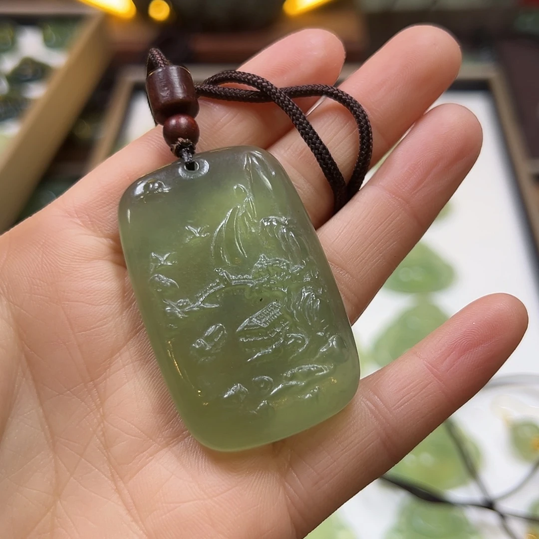 曲***品蛇纹石玉未镶嵌吊坠