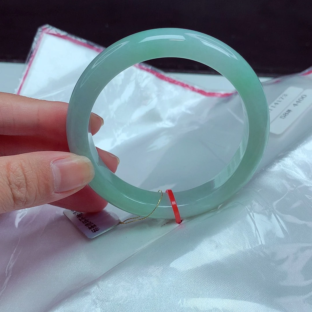 翡翠手镯未镶嵌58圈173