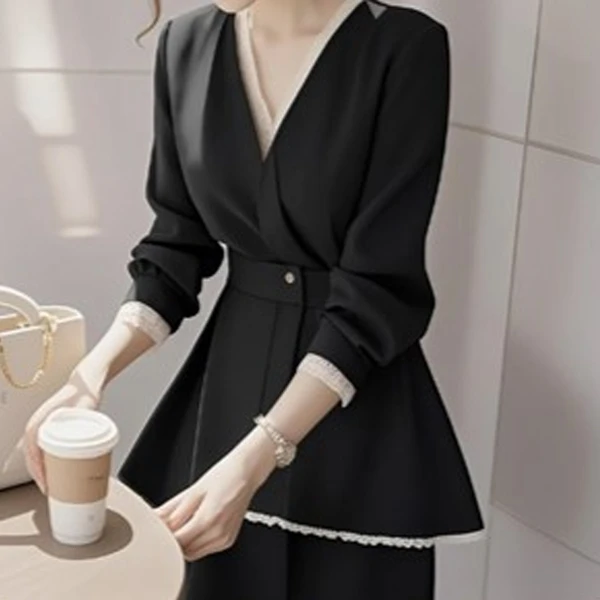 法式赫本风蕾丝边衬衫女职业春装超好看独特漂亮上衣2025新款小衫