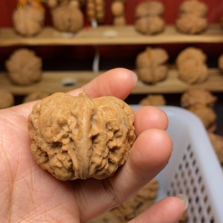 @***孩文玩核桃把件文玩