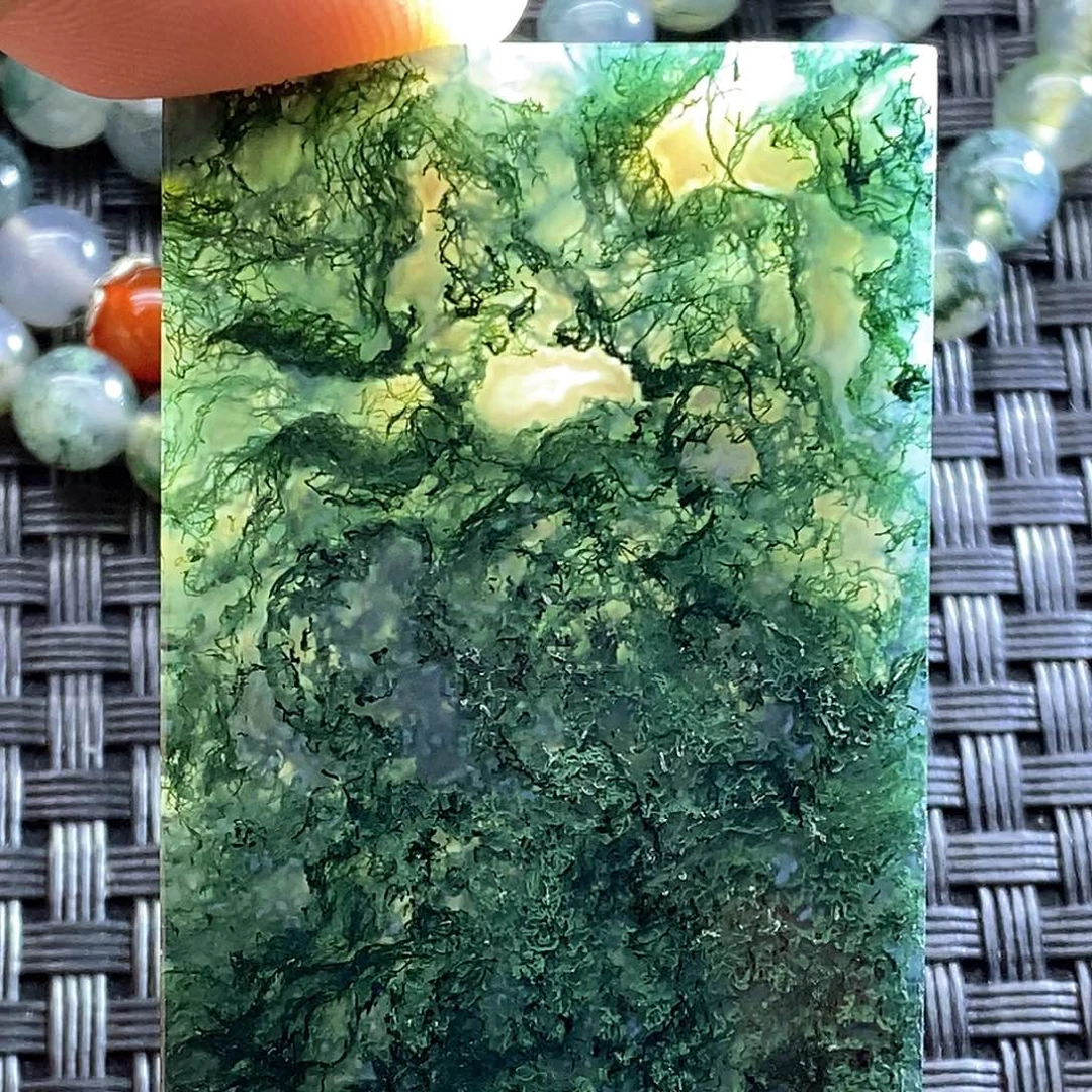 未镶嵌颈饰玛瑙/玉髓释*
