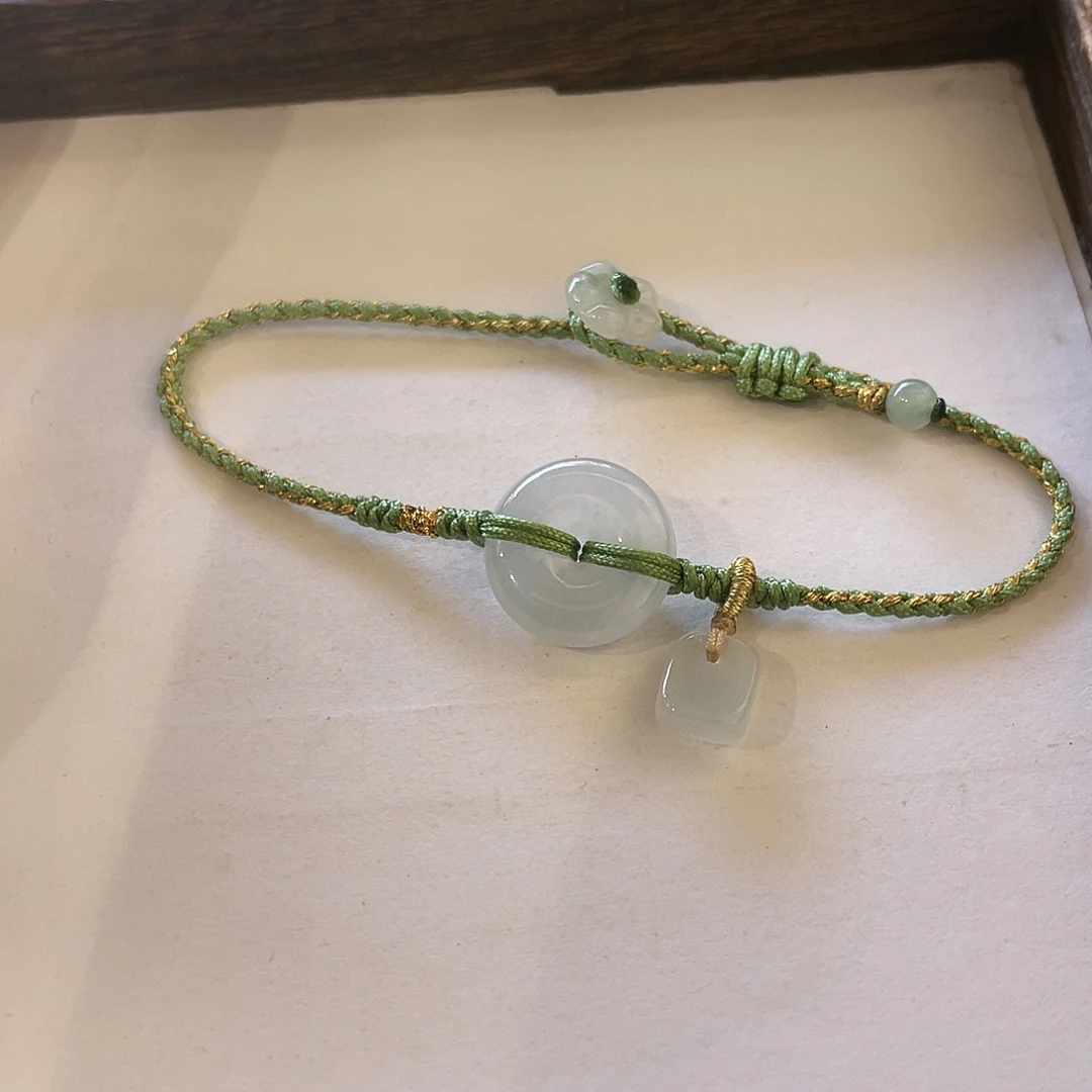 翡翠未镶嵌颈饰