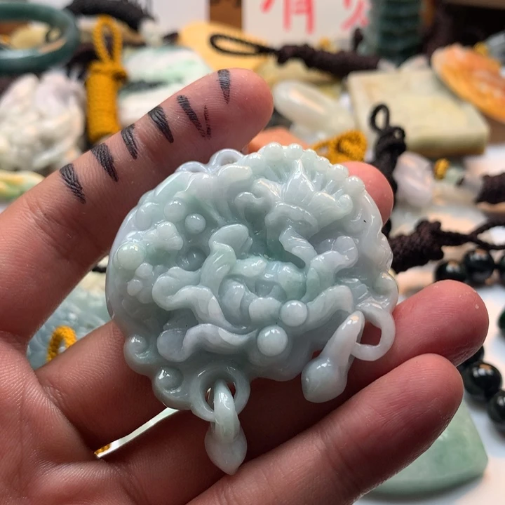翡翠未镶嵌颈饰保真天然a货翡翠