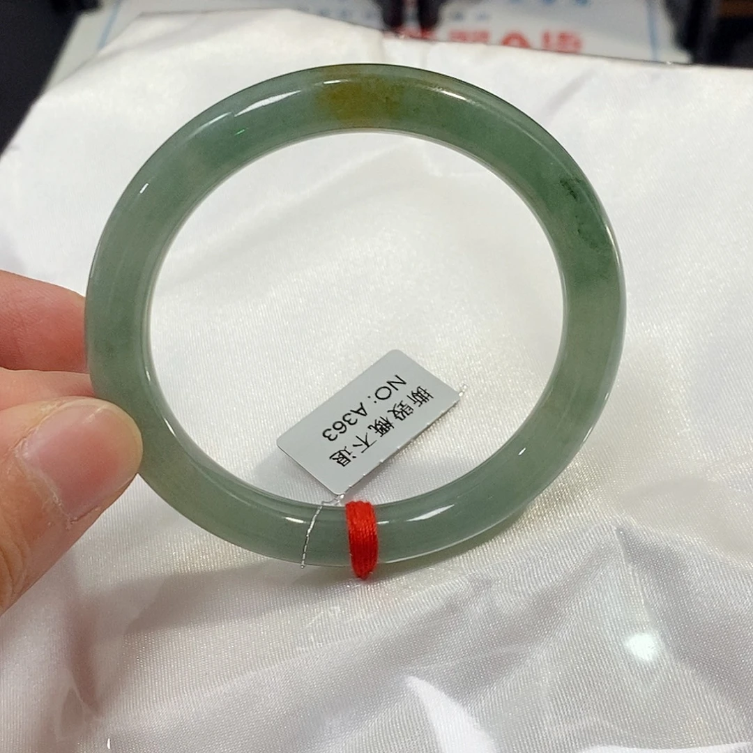 翡翠未镶嵌手镯（圆镯）