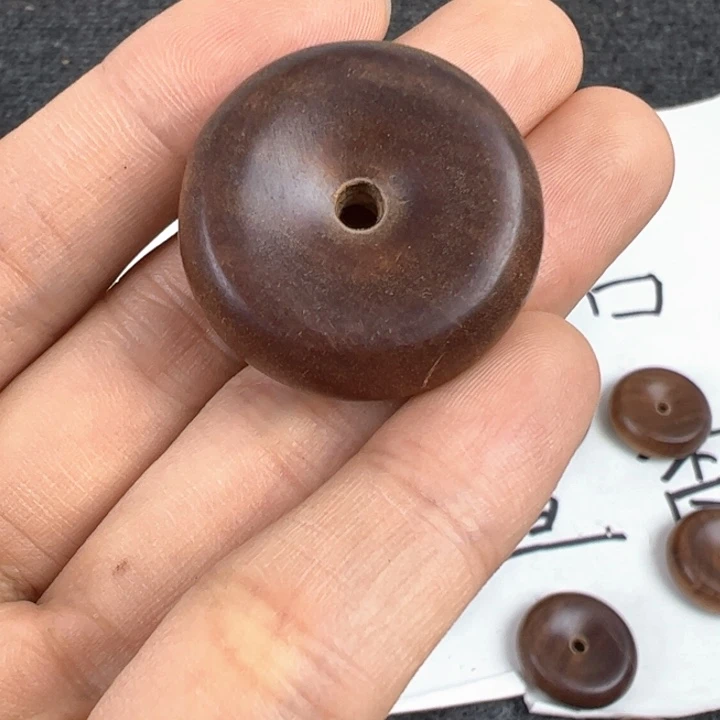 木檀香3公分，黑金………………瑕疵