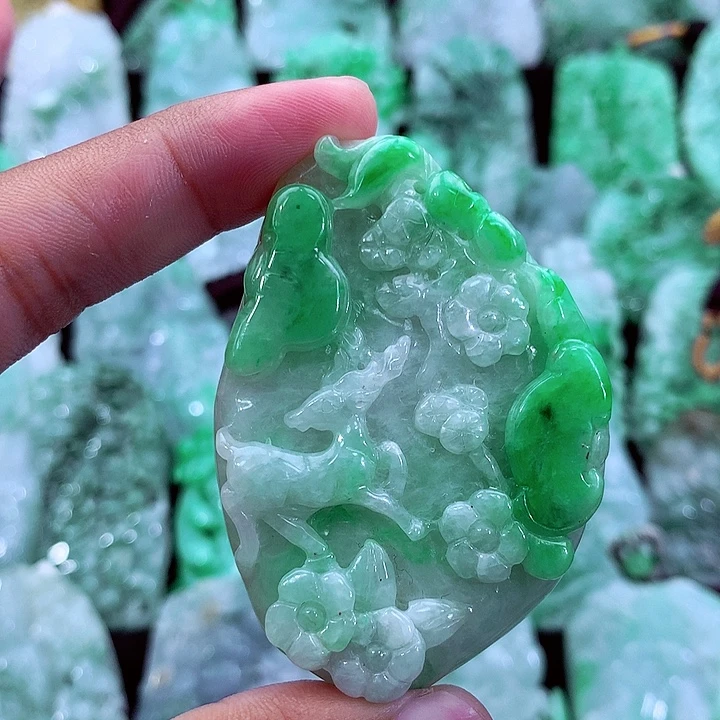 吊坠(不含链)未镶嵌翡翠
