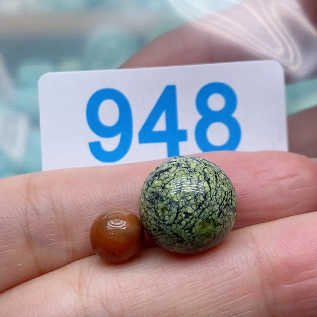 南红玛瑙未镶嵌珠宝奇石