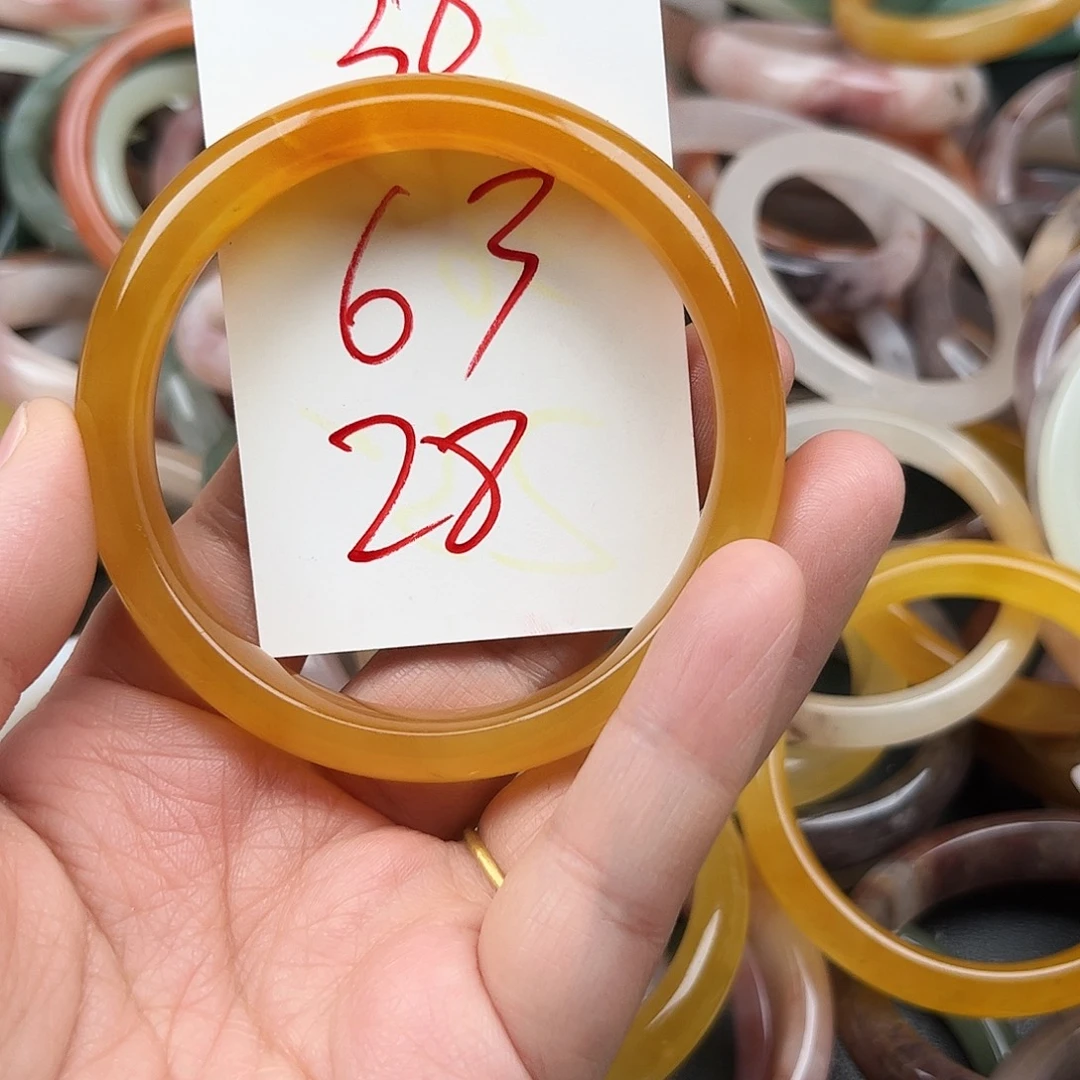 石英质玉未镶嵌手镯38