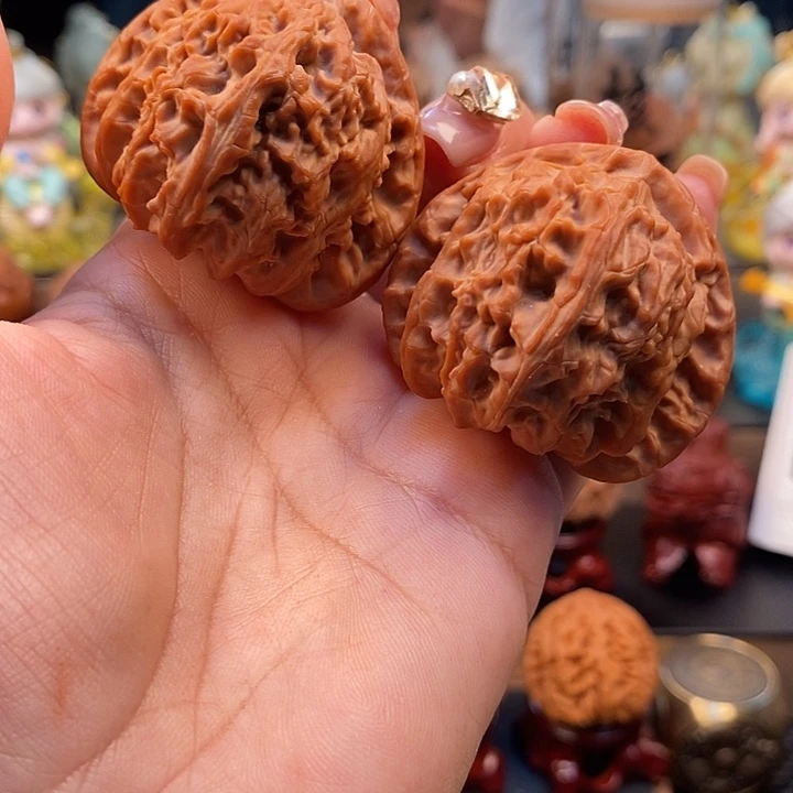 文玩核桃吊坠44三角白