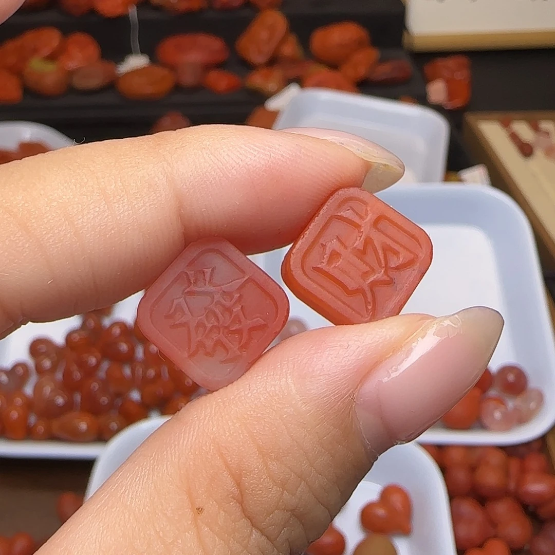 南红玛瑙未镶嵌颈饰