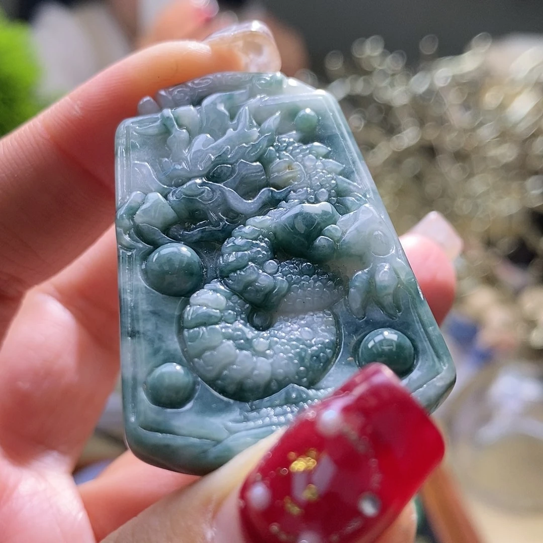 【闪购商品】翡翠颈饰未镶嵌龙牌