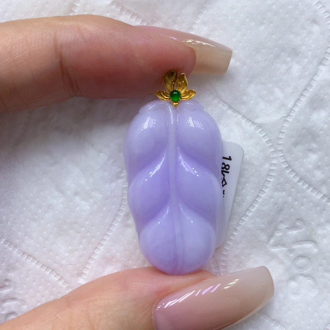 颈饰18K金镶嵌翡翠