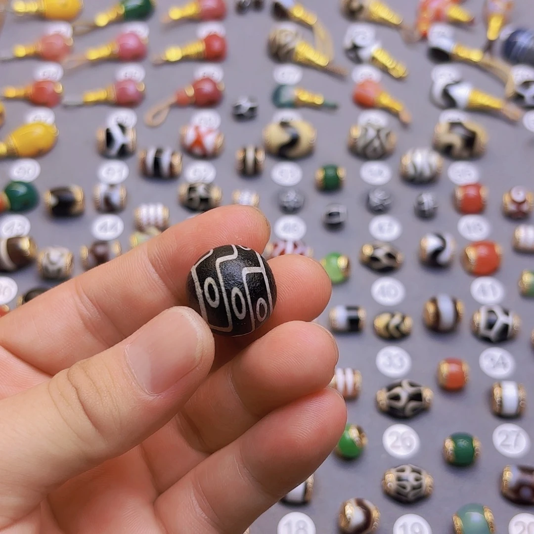 k***u玛瑙/玉髓隔珠未镶嵌