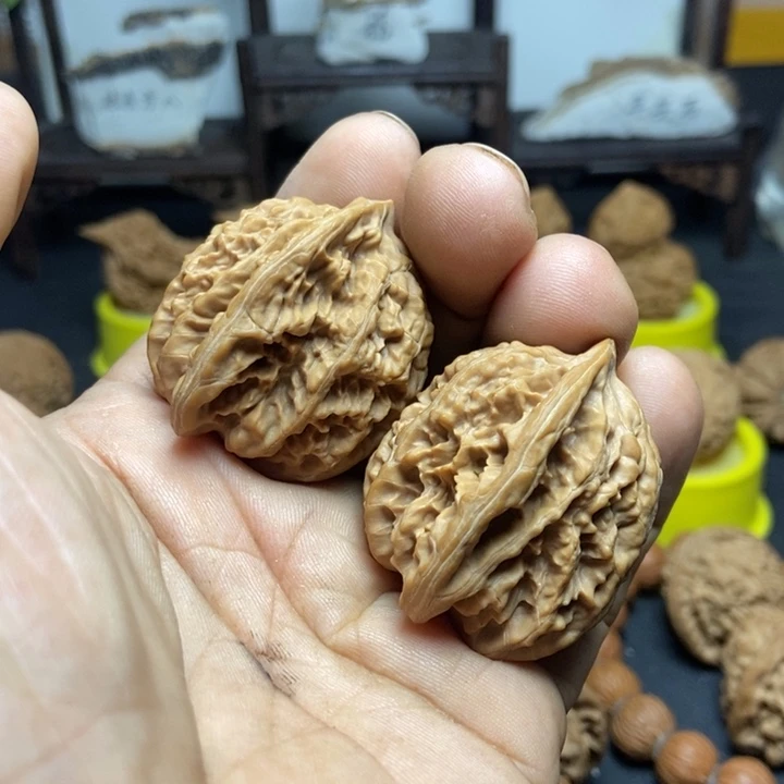 把件文玩核桃>***饼虎头