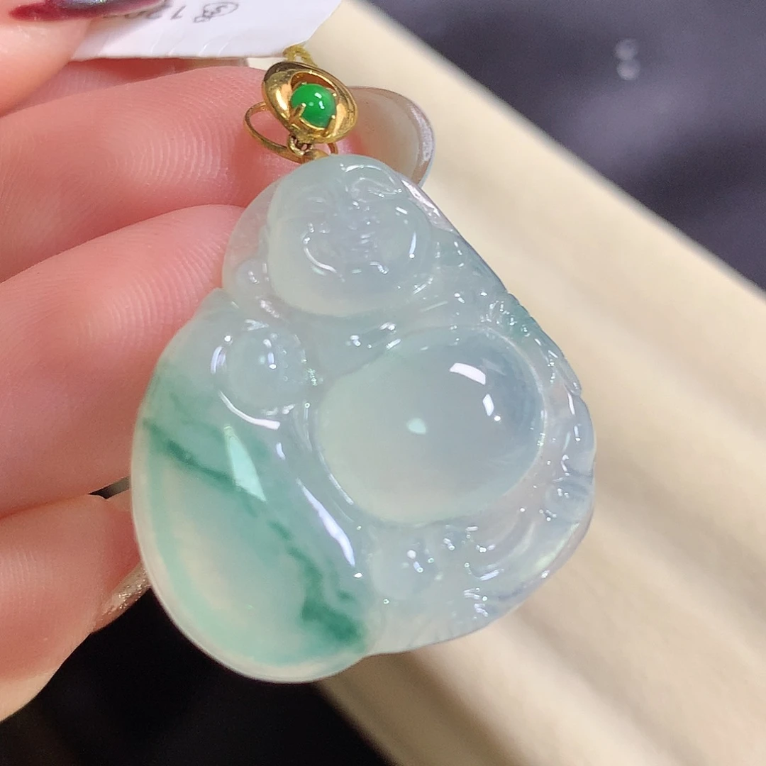 翡翠18K金镶嵌颈饰布袋佛