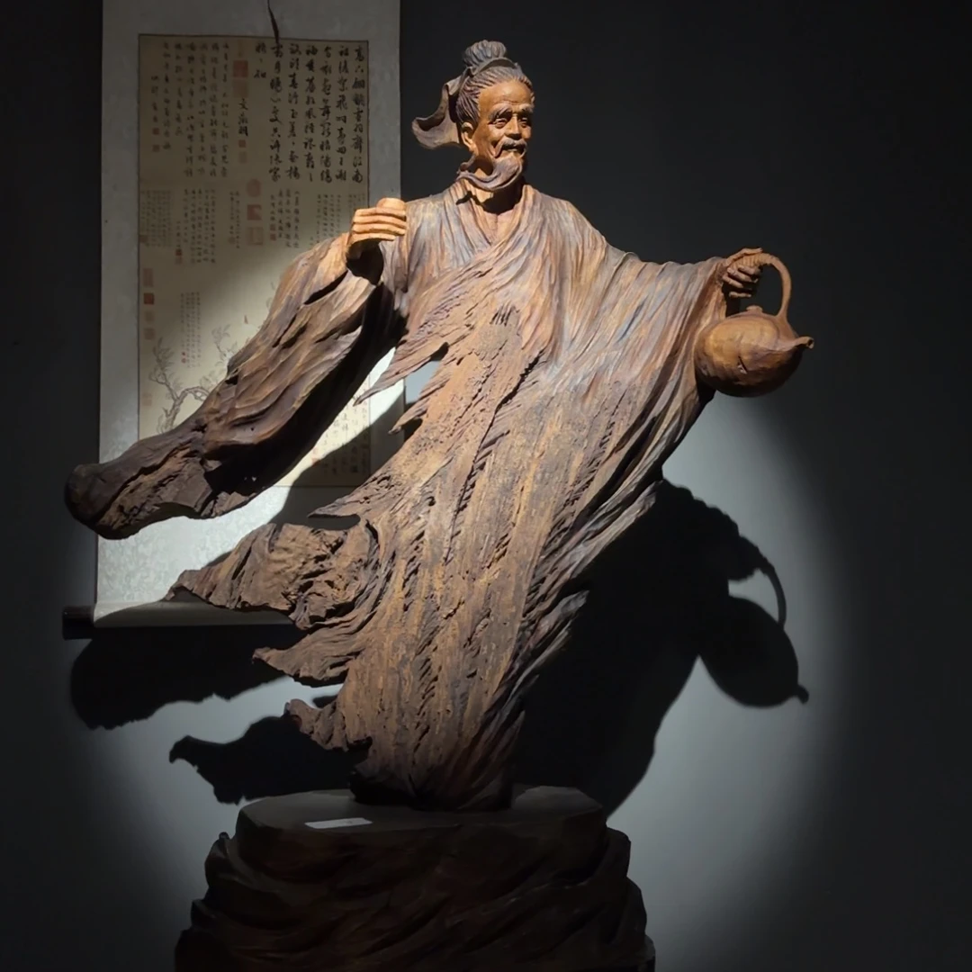 品***生香樟木陆羽根雕艺术作品