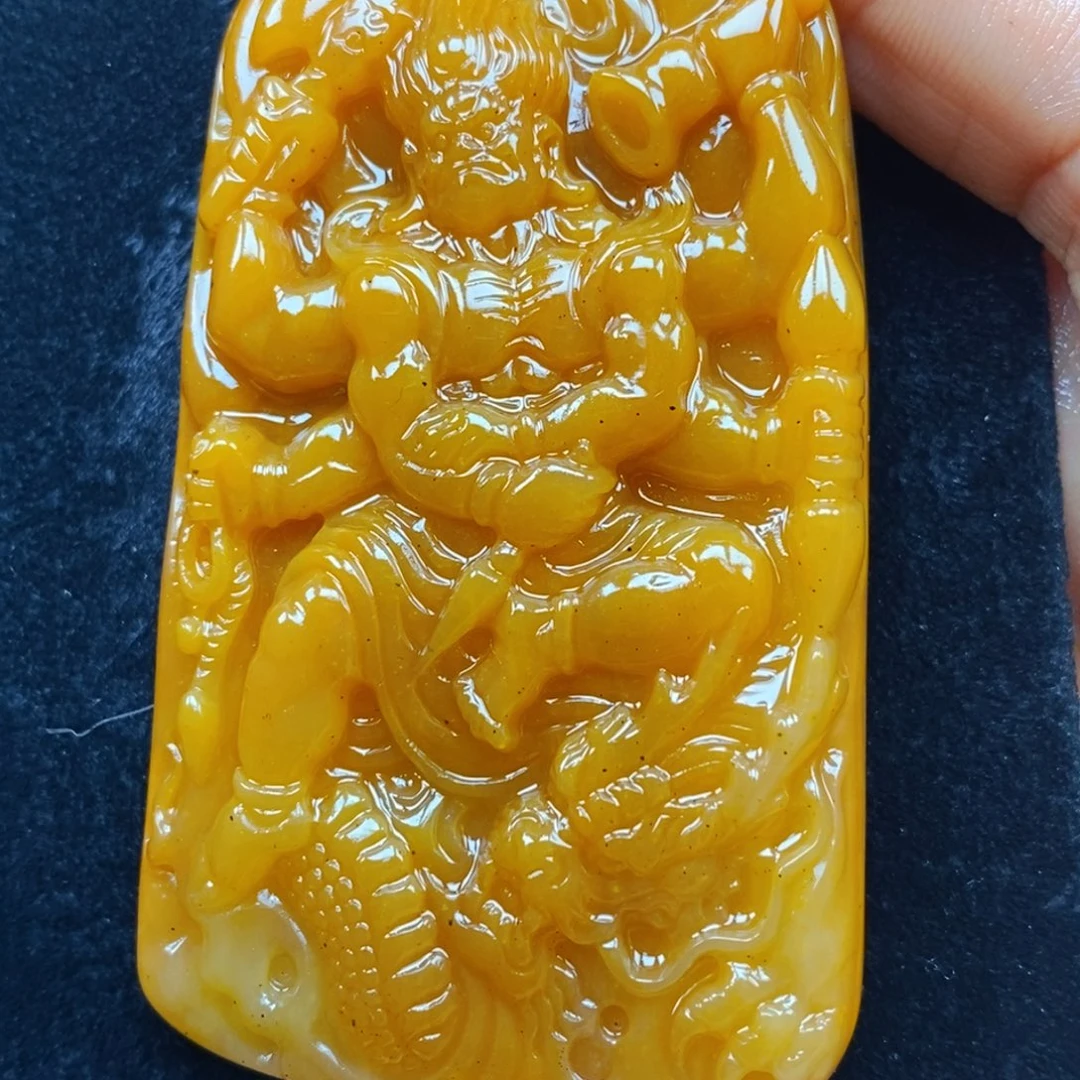 未镶嵌石英质玉（黄龙玉）颈饰
