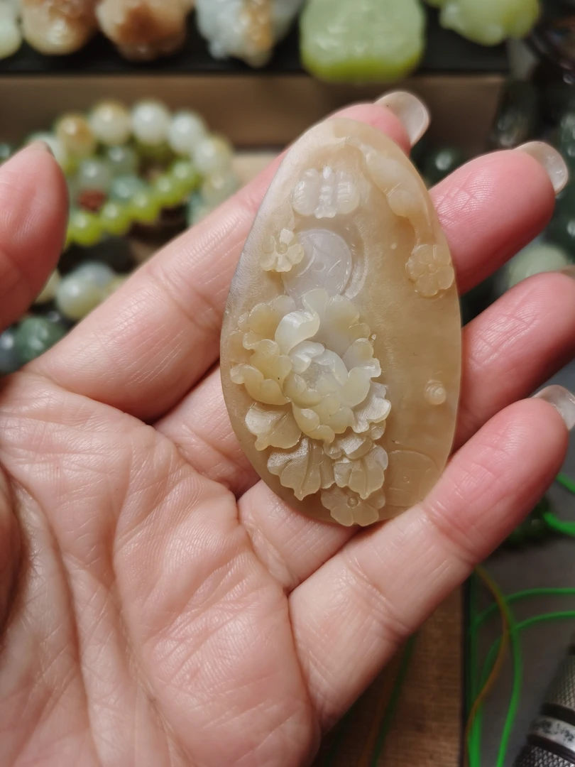 和田玉荷花吊坠挂件