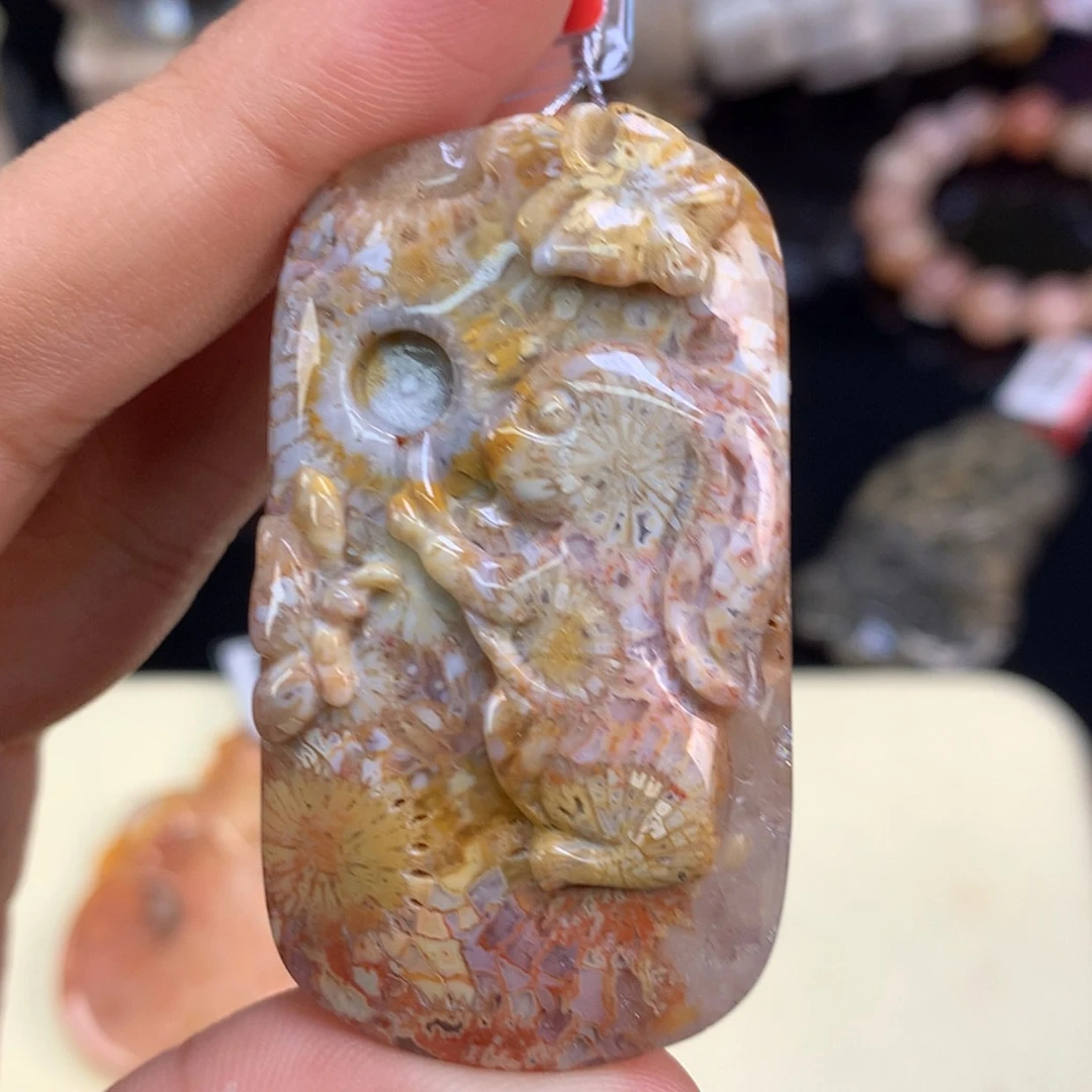 【闪购商品】颈饰未镶嵌硅化珊瑚（珊瑚玉）52号兔子