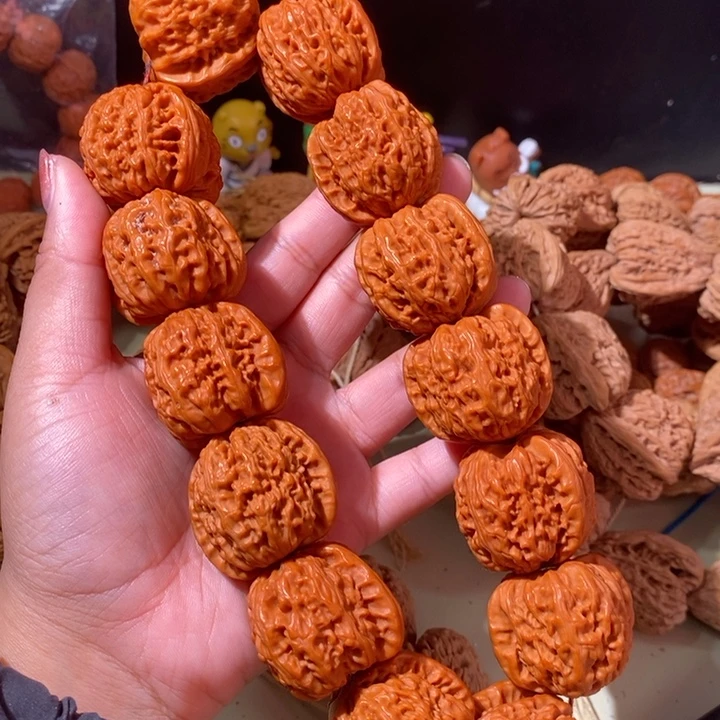 文玩核桃手串……37