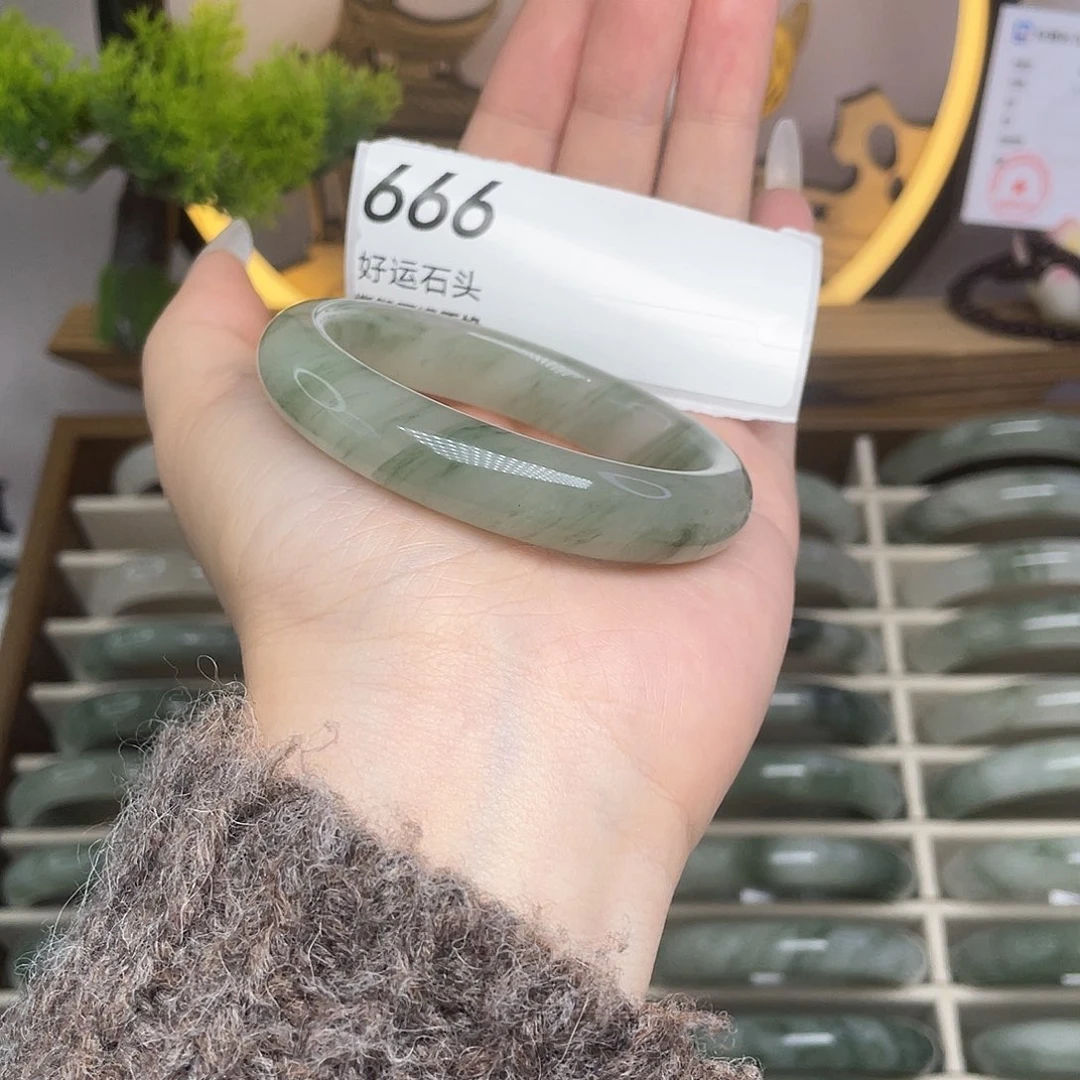 石英质玉未镶嵌手镯666