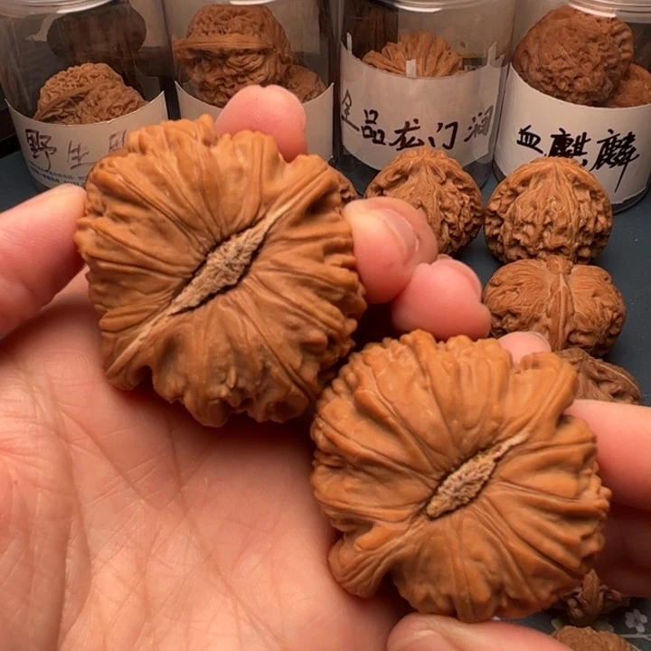 吊坠文玩核桃44卡姿兰大眼睛闷白
