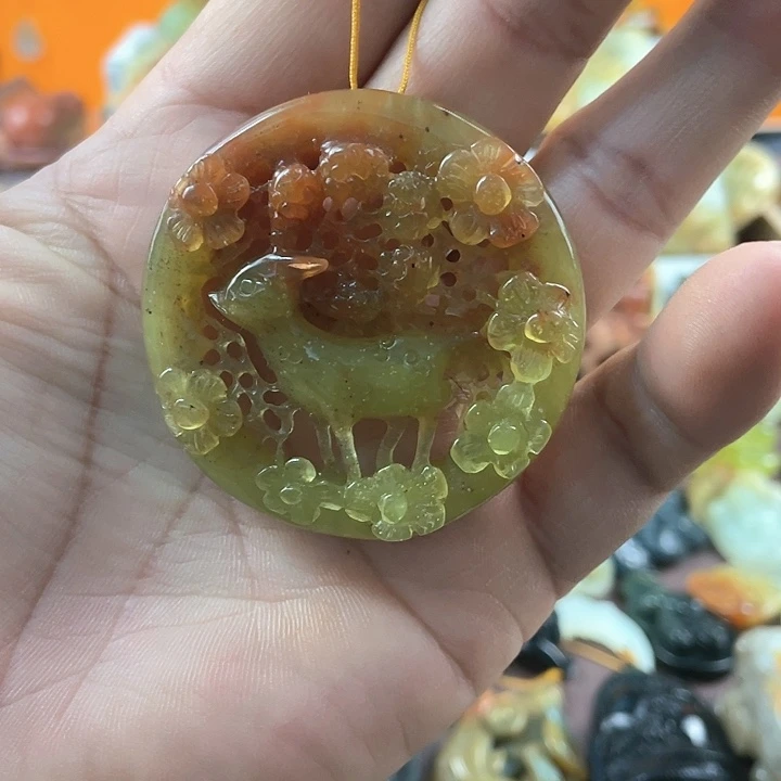 蛇纹石玉颈饰未镶嵌