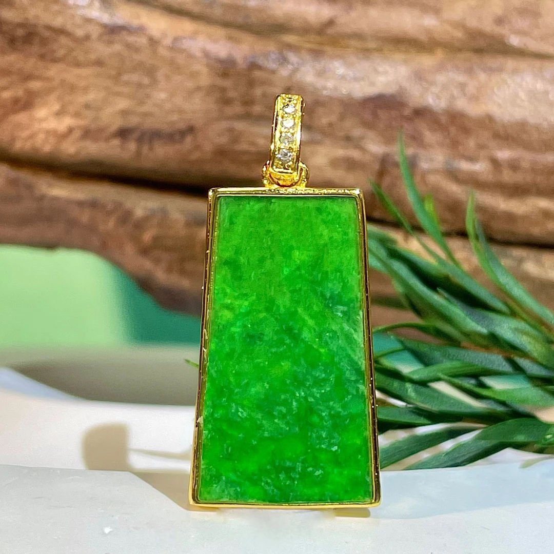 【陌玉精选】天然缅料A货翡翠精美气质百搭款平安无事牌吊坠一件