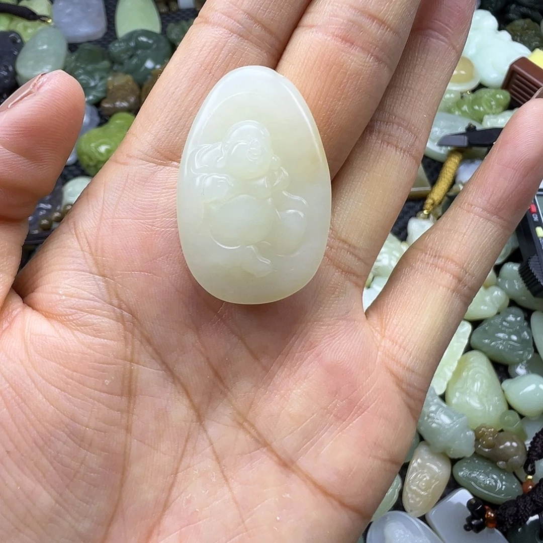 和田玉未镶嵌颈饰柔光，卡36