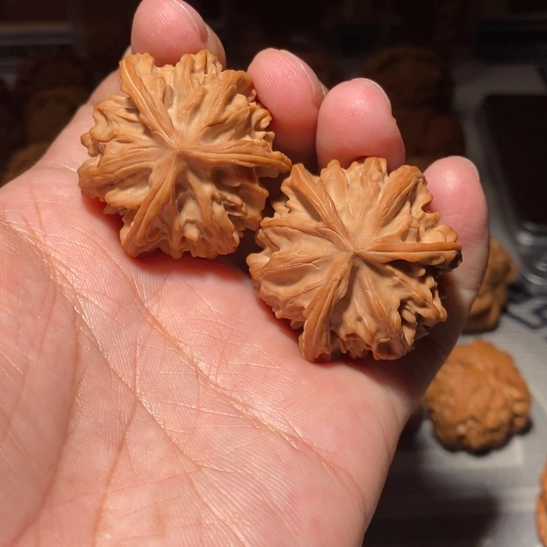 把件文玩核桃008三棱