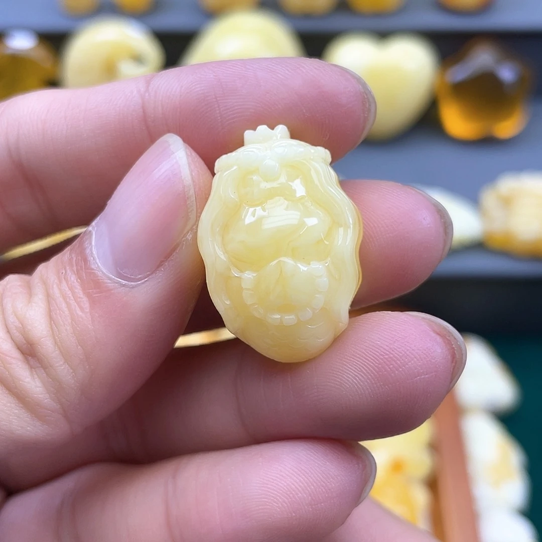 琥珀裸石未镶嵌蜜蜡