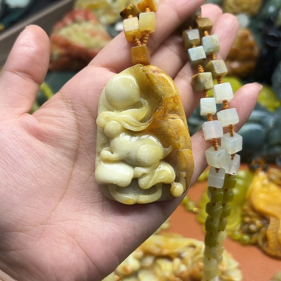 蛇纹石玉未镶嵌吊坠