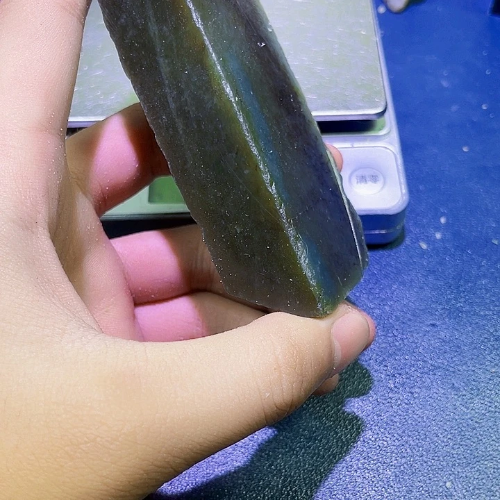 未镶嵌和田玉（糖玉）珠宝半成品