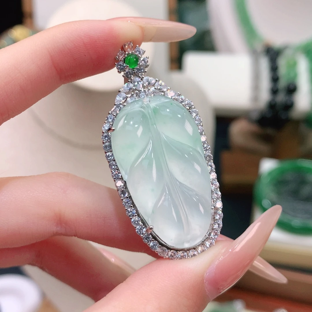 石英质玉（非洲翠）银S925镶嵌颈饰叶子