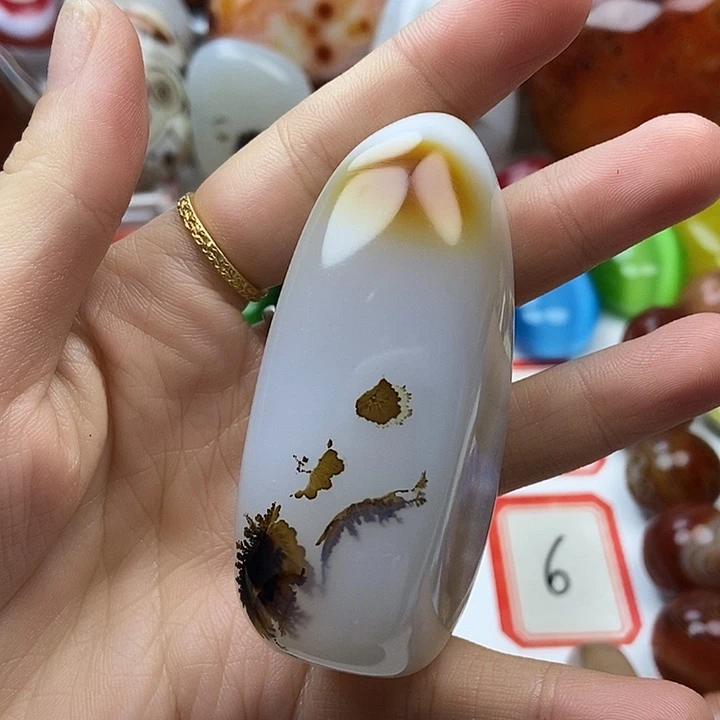 ****糖玛瑙/玉髓未镶嵌珠宝奇石