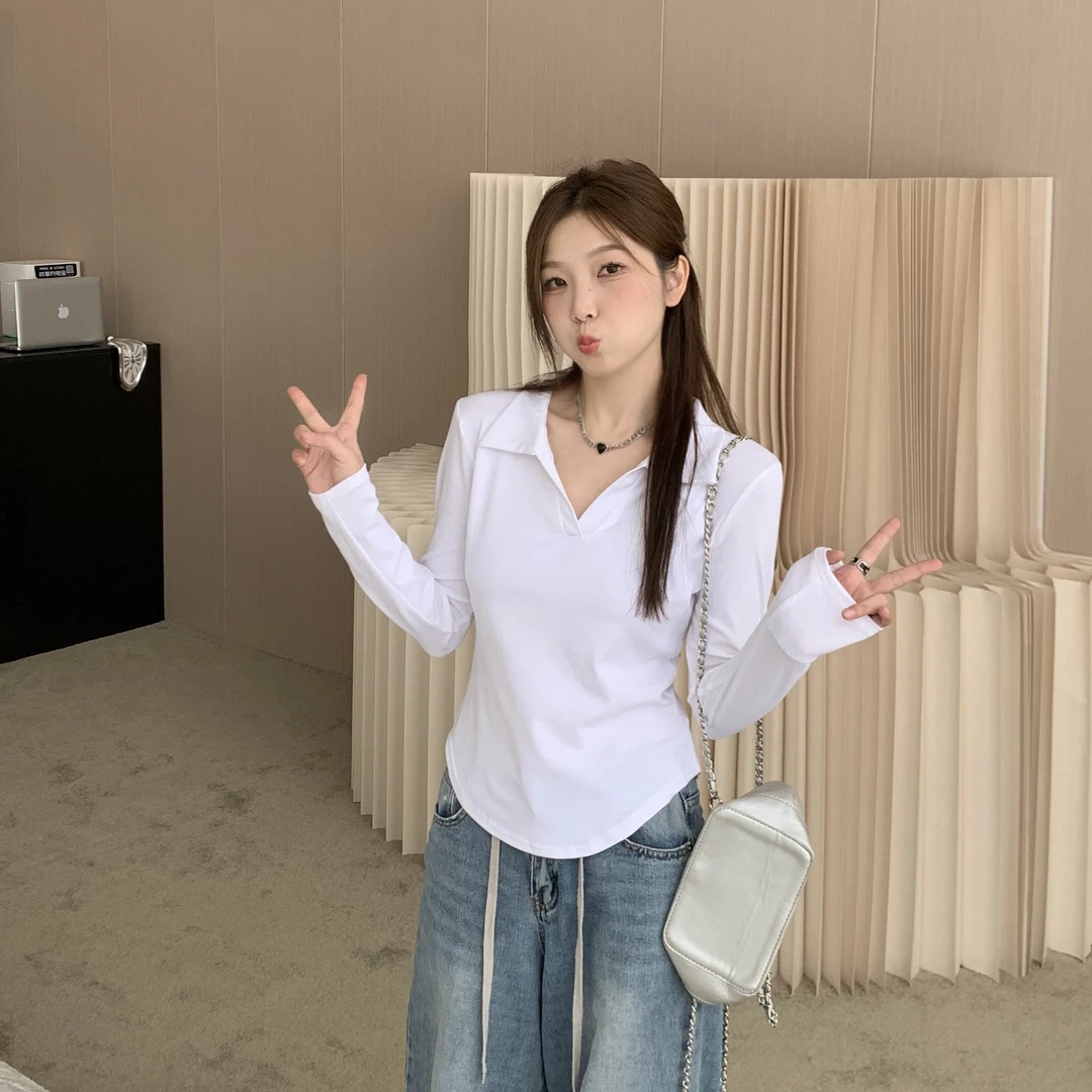 白色正肩长袖t恤女秋冬新款微胖mm修身显瘦遮肚不规则polo领上衣