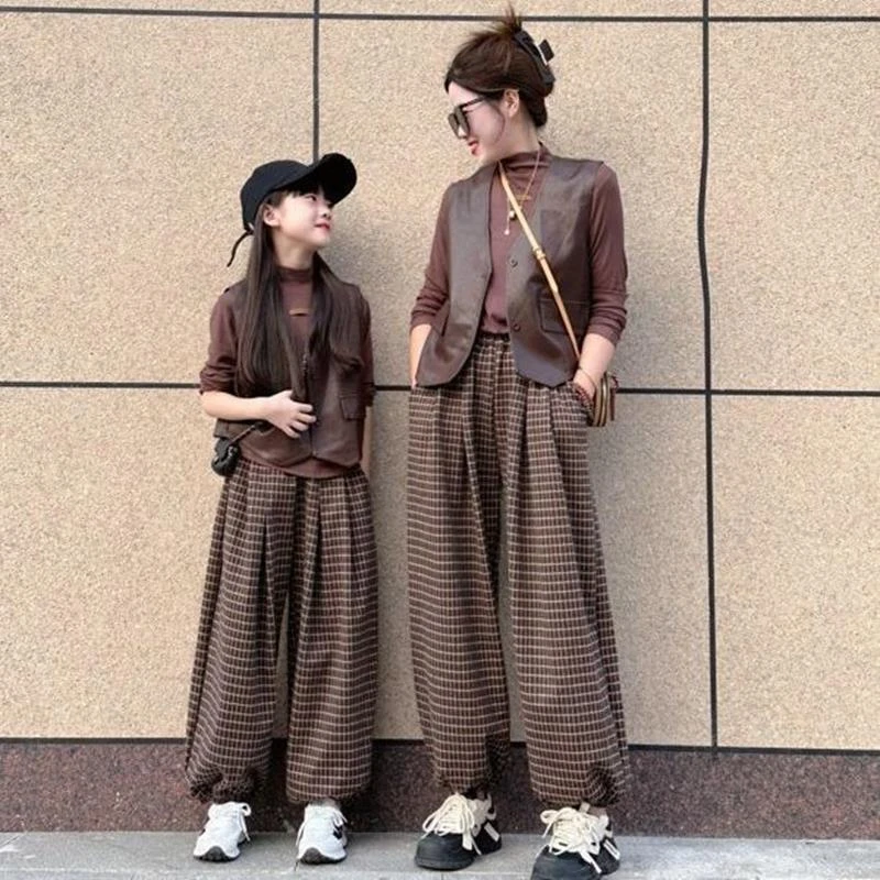 炸街亲子装母女装2025春秋新款洋气马甲长袖格子裤琥珀系穿搭