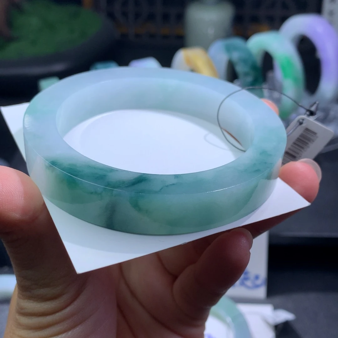 未镶嵌翡翠手镯定制翡翠暖**姥