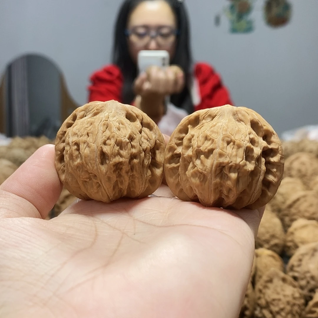 文玩核桃吊坠僧帽40黄尖