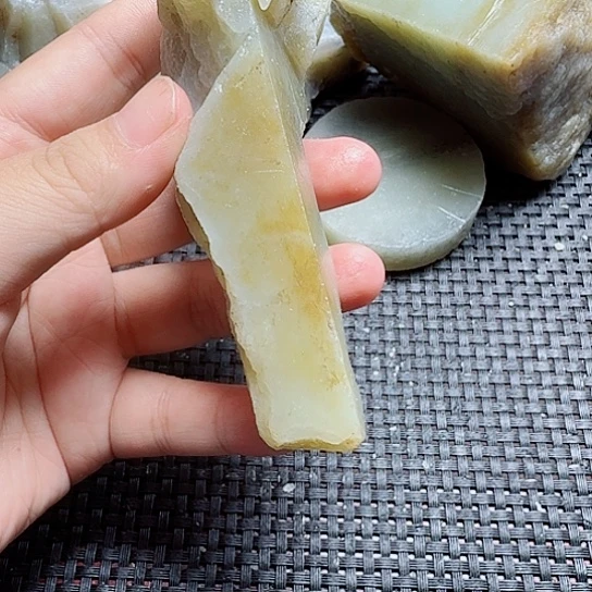 和田玉（糖玉）未镶嵌珠宝半成品