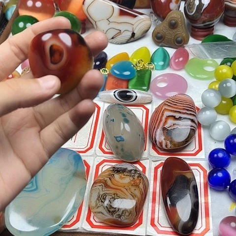 玛瑙/玉髓颈饰未镶嵌