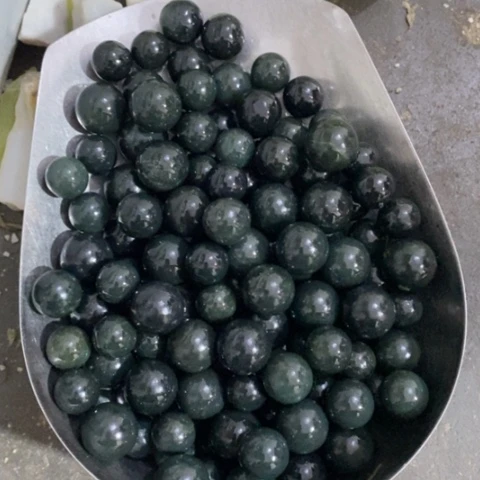 未镶嵌和田玉（糖玉）挂件