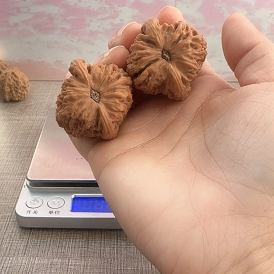 桃核吊坠ゞ****?核桃核桃