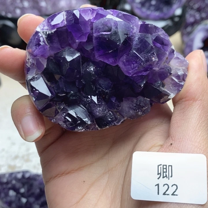 紫晶未镶嵌大型摆件（非配饰）