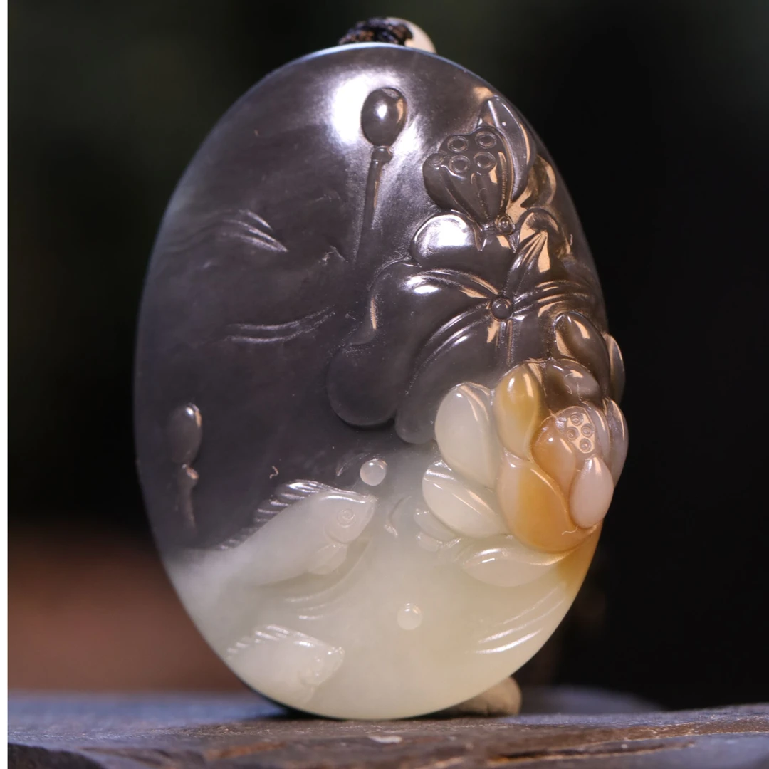 和田玉青花好运连年吊坠