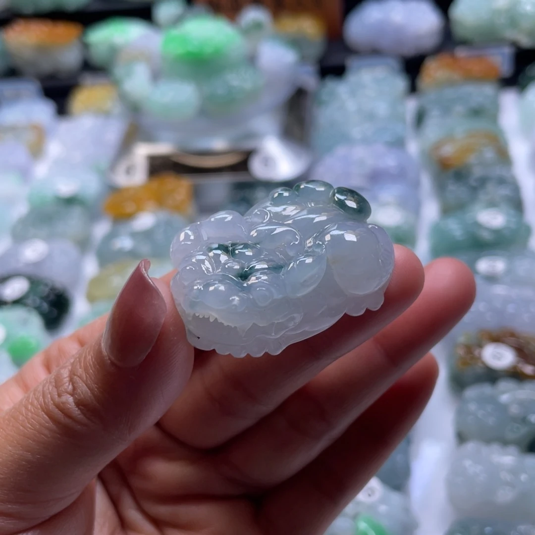 翡翠颈饰未镶嵌貔貅