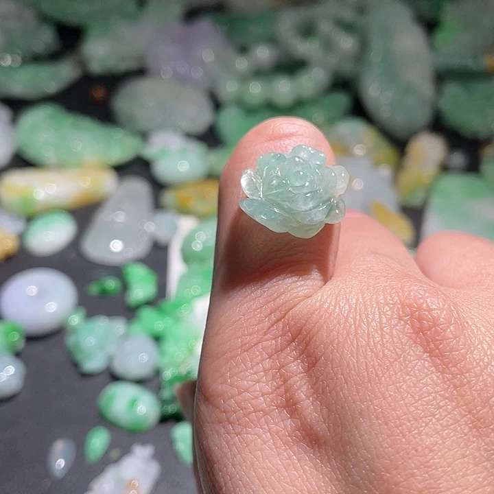 颈饰未镶嵌翡翠天