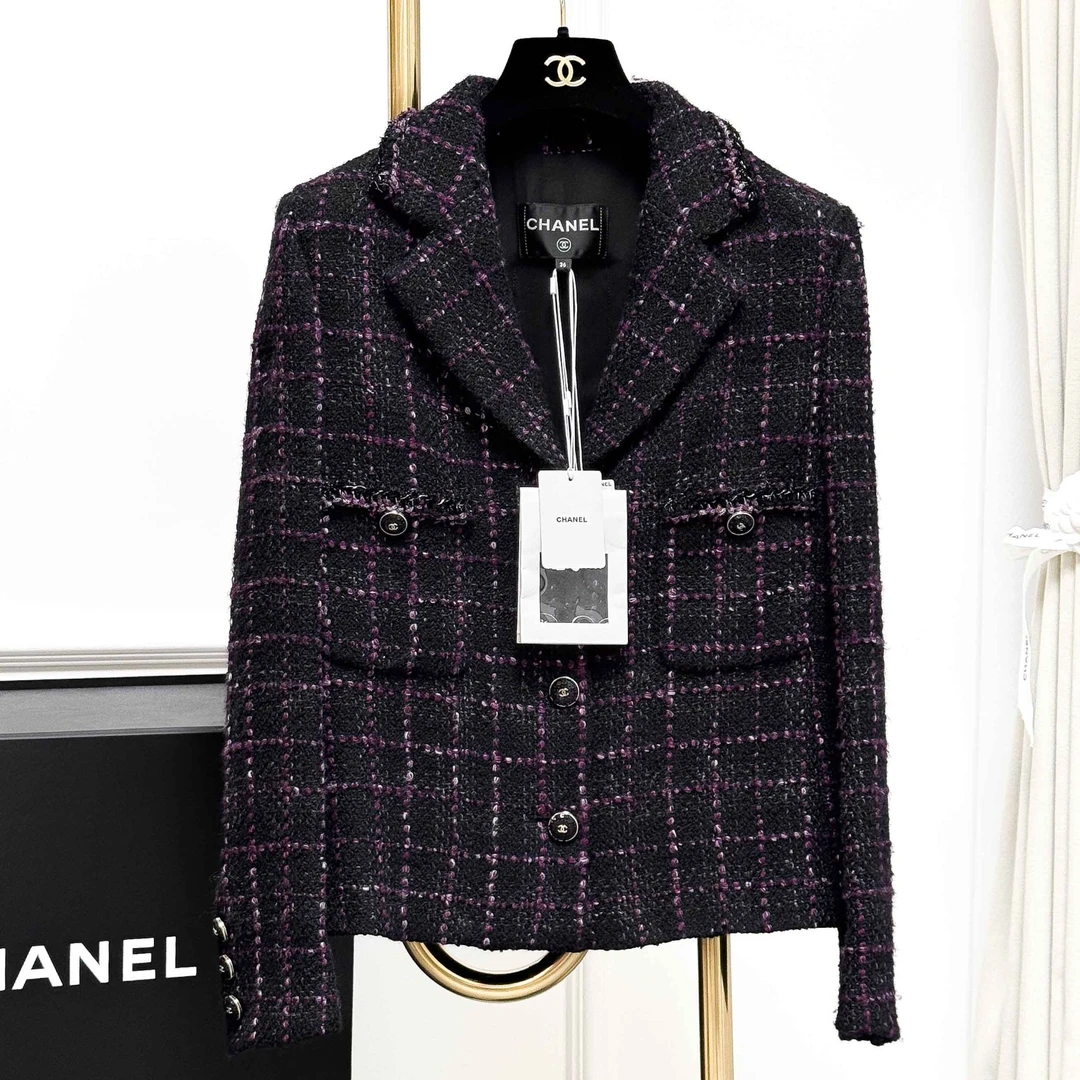 99新 Chanel/香奈儿  36码21B黑色拼紫色格纹亮片双C纽扣编织外套