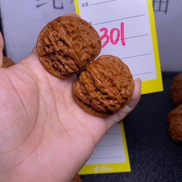 文玩核桃把件301/39.5四座楼福利